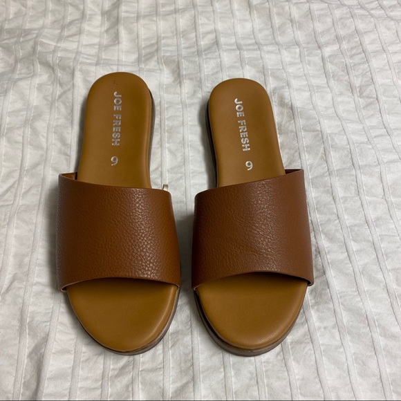 Sandals - Picture 1 of 3